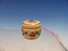 A MACINTYRE MOORCROFT OINTMENT POT AND COVER SLIP TRAILED WITH PINK ROSES AND FORGET ME NOTS. Dia.