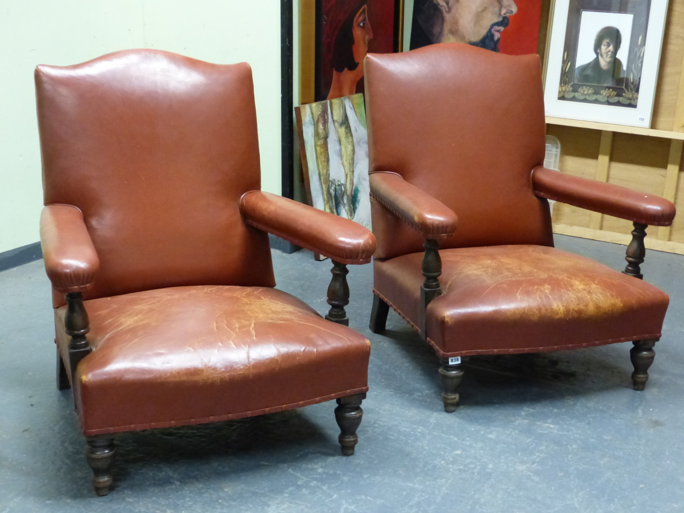 A PAIR OF RUST LEATHER UPHOLSTERED OAK ARMCHAIRS, THE PADDED ARM RESTS JOINED TO SERPENTINE TOPPED - Image 3 of 9