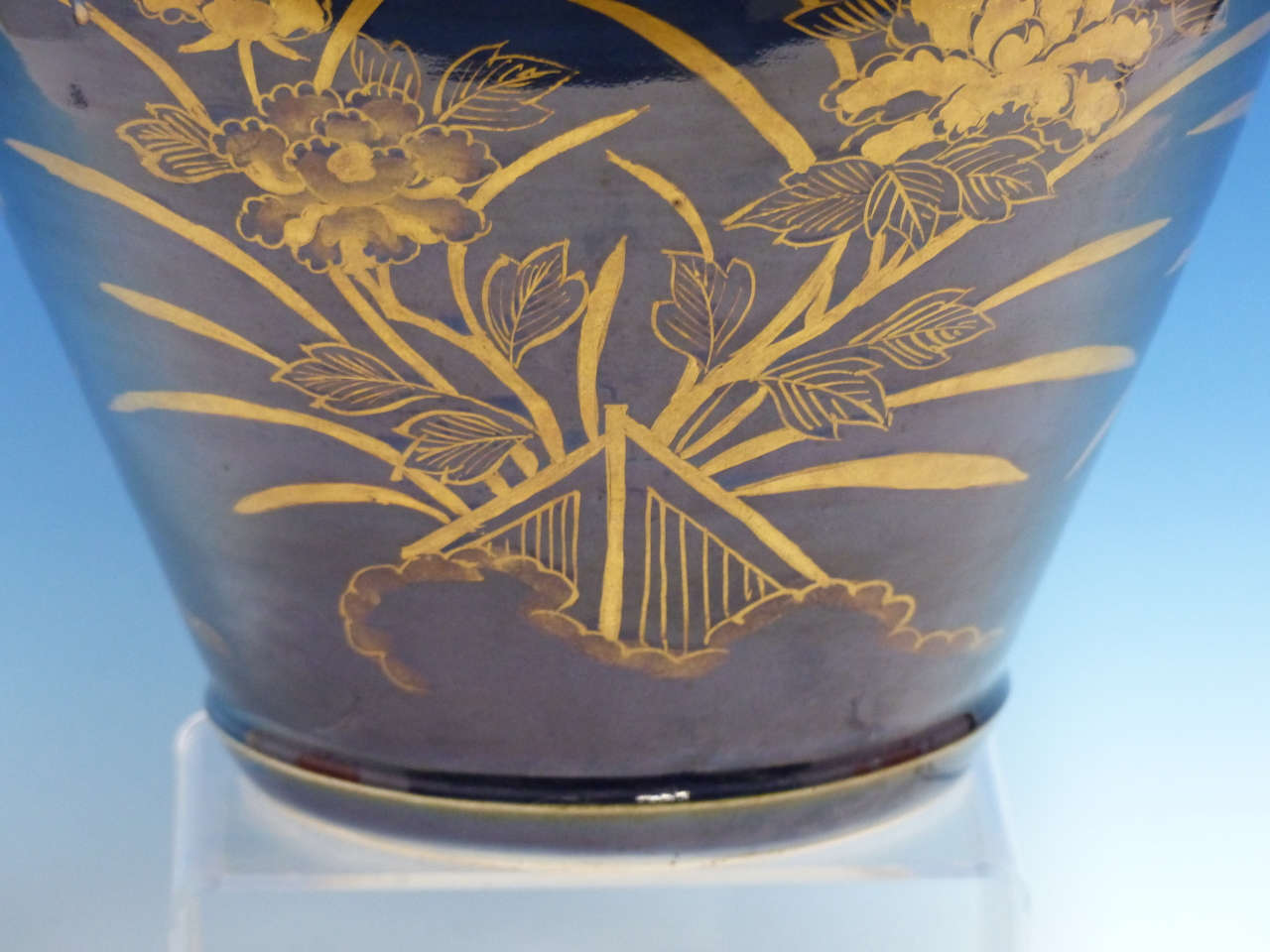 A FRENCH BLUE GROUND JAR GILT WITH CHINOISERIE. H 33.5cms. - Image 6 of 16