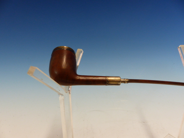 A GREEN LEATHER CASED CHURCHWARDEN PIPE, THE BRIAR BOWL AND QUILL STEM WITH PLATE ON COPPER MOUNTS. - Image 2 of 5
