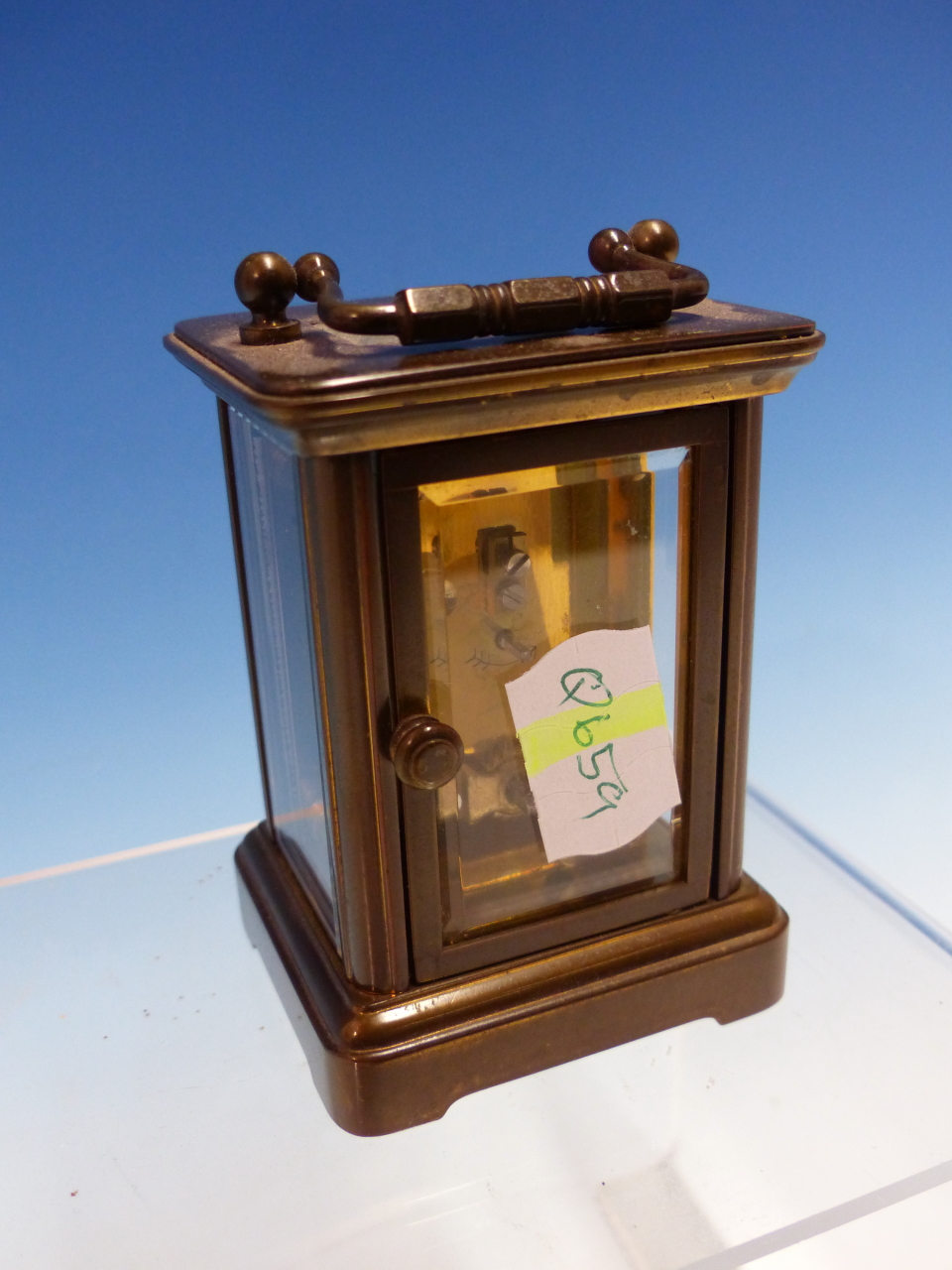 A FRENCH MINIATURE CARRIAGE TIMEPIECE. H 8.5cms - Image 3 of 6