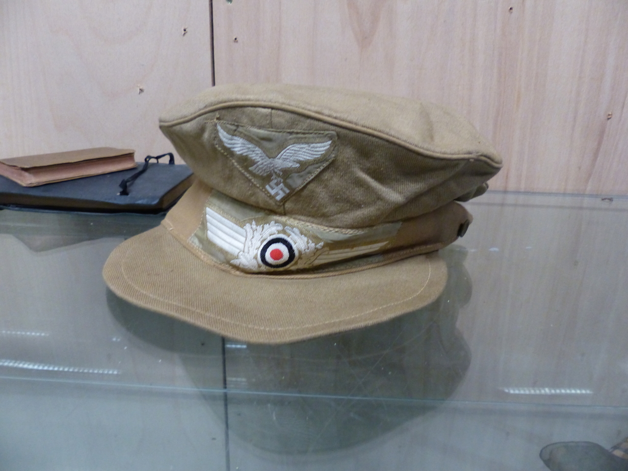 A RARE GERMAN LUFTWAFFE TROPICAL AFRICA CORPS HERMAN-MAYER TYPE EM SERVICE CAP WITH SEWN BADGES - Bild 14 aus 22