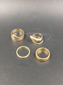 TWO 22ct WEDDING BANDS, A 750 STAMPED COILED SERPENT RING AND A FURTHER VICTORIAN 18ct HALLMARKED