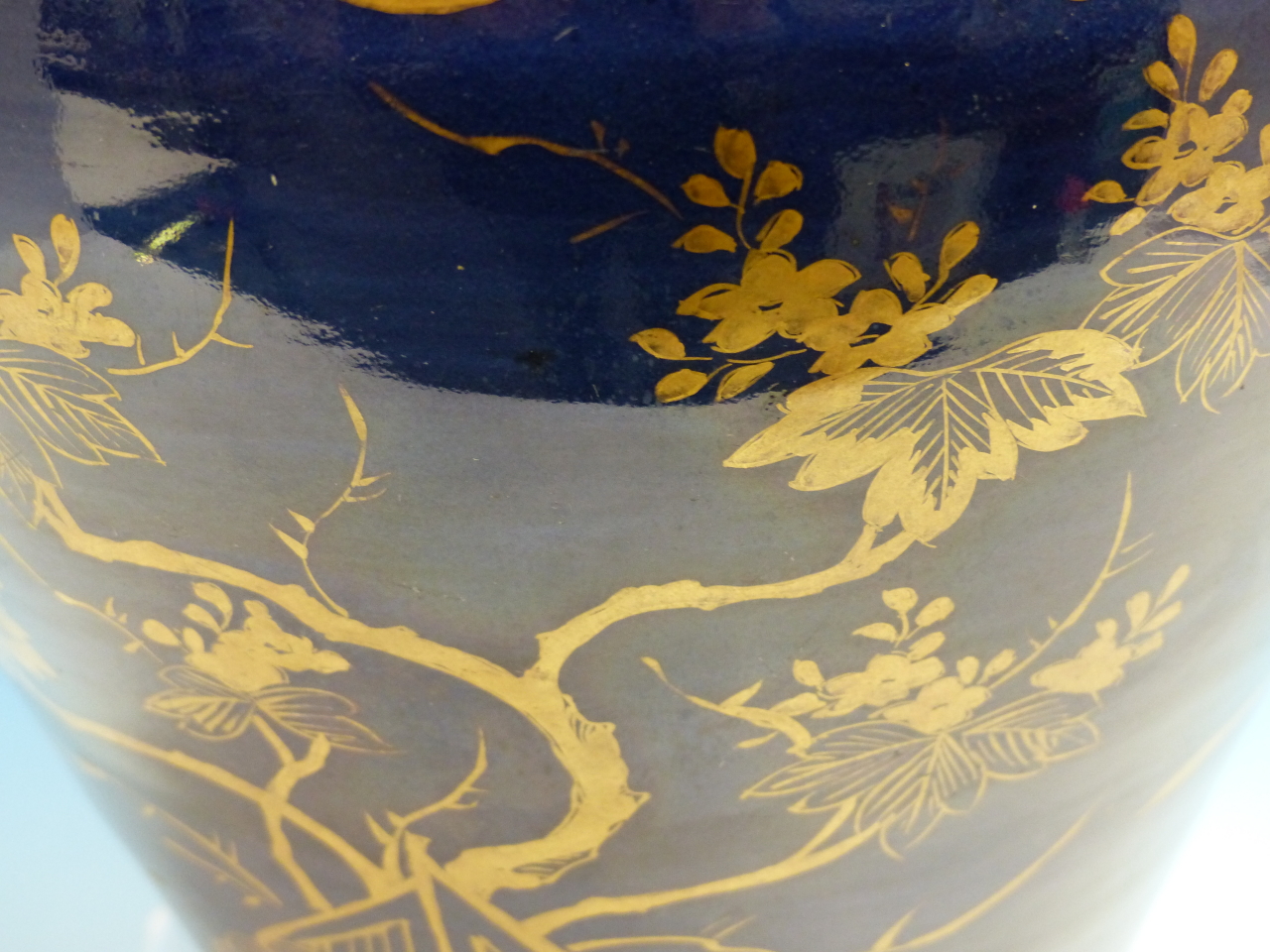 A FRENCH BLUE GROUND JAR GILT WITH CHINOISERIE. H 33.5cms. - Image 9 of 16