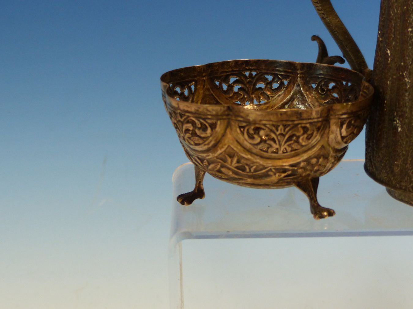 AN INDIAN WHITE METAL PAW FOOTED TRIPOD BOWL. Dia 8.5cms. 57 gms. TOGETHER WITH A ZINC PLATED COPPER - Image 2 of 14