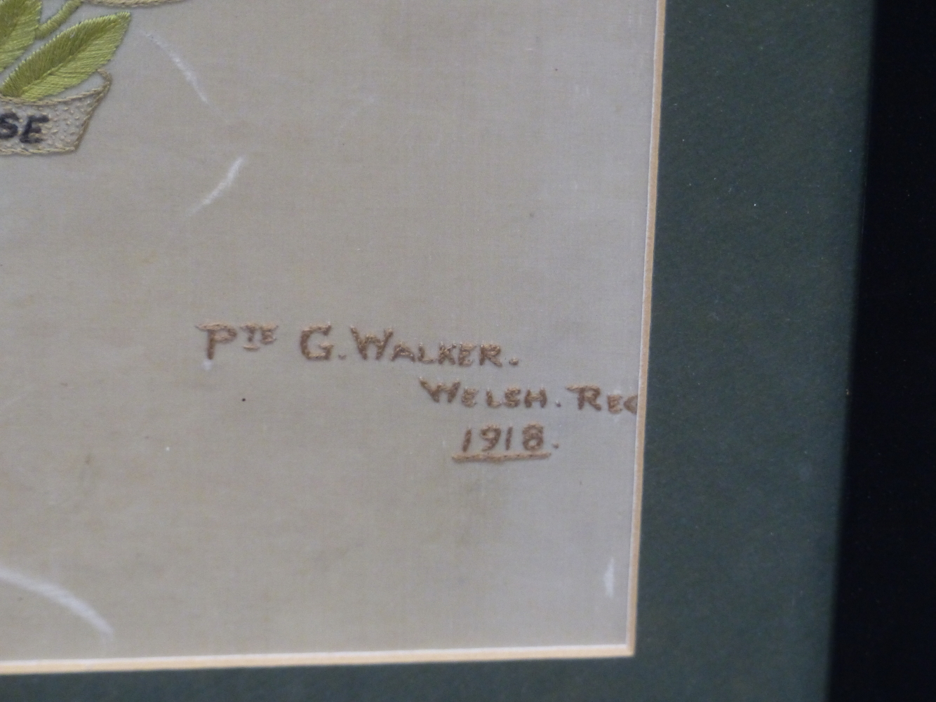 A SILK WORK RIFLE BRIGADE BADGE EMBROIDERED BY PRIVATE G WALKER OF THE WELSH REGIMENT 1918, THE - Bild 4 aus 6