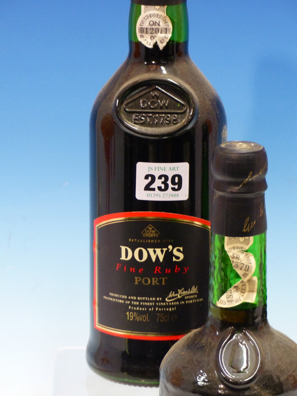 PORT. DOW'S FINE RUBY 1 x BOTTLE, SANDERMAN'S FINE RUBY 1 x BOTTLE AND COCKBURN'S FINE TAWNY 1 x - Image 2 of 3