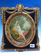 19th.C.CONTINENTAL SCHOOL. AN OVAL SCENE OF VENUS AND CUPID, OIL ON BOARD IN AN ELABORATE GILT AND