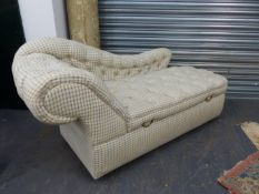 A BESPOKE BUTTON UPHOLSTERED BOX SEAT CHAISE LONGUE ON BRASS CASTERS, POSSIBLY GEORGE SMITH. L.