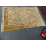 AN ORIENTAL PRAYER RUG OF PERSIAN DESIGN 180 x 118.5cms.