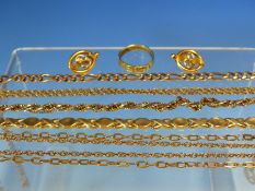 A QUANTITY OF 9ct GOLD TO INCLUDE THREE BRACELETS, A 14ct GREEK KEY DESIGN RING, FINGER SIZE P 1/