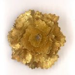 A GEOFFREY TURK LTD LONDON 18ct GOLD FLORAL BROOCH, DATED 1995. APPROX DIAMETER 5.2cms. WEIGHT 30.