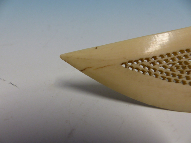 AN INDIAN IVORY PAGE TURNER, THE PIERCED SCIMITAR SHAPE BLADE ATTACHED TO A HANDLE CARVED WITH AN - Image 8 of 13