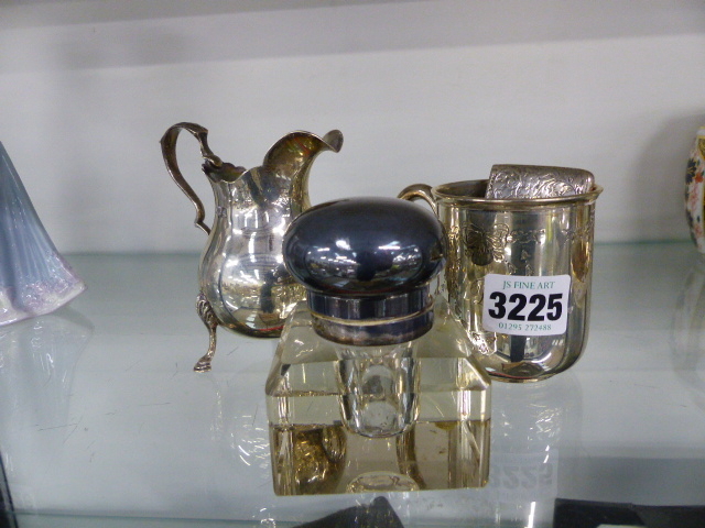 A HALLMARKED SILVER CARD CASE, A CHRISTENING TANKARD, A SILVER CREAM JUG AND AN INKWELL.