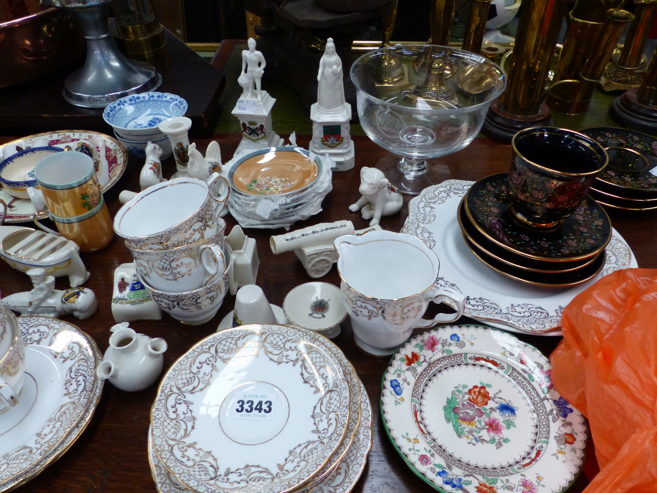 A QTY OF CRESTEDWARE AND DECORATIVE CHINA. - Image 2 of 13