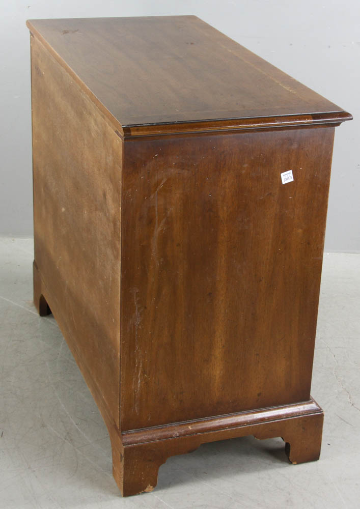 Chippendale-style banded walnut four over two-drawer chest, marked 'Henredon's 18th Century - Image 5 of 8