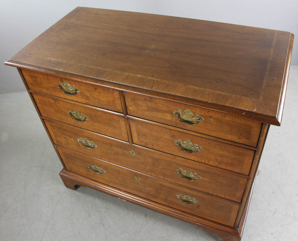 Chippendale-style banded walnut four over two-drawer chest, marked 'Henredon's 18th Century - Image 8 of 8