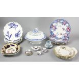 Collection of mixed china, to include: six scalloped-edge blue and white Wedgwood pieces with