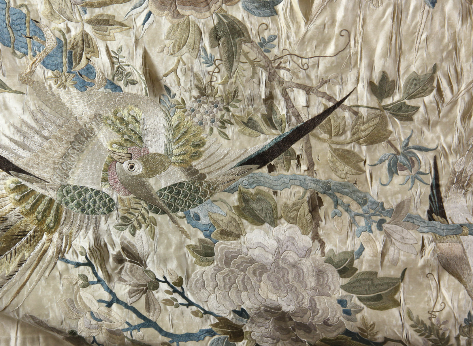 Large Chinese antique embroidery panel, late 19th/early 20th century, decorated cranes, sash - Image 4 of 8