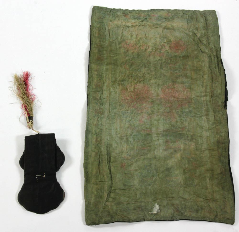 Two Chinese silk embroidered items, including an embroidered purse, 10" x 4", and an embroidered - Image 5 of 5