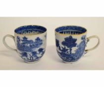 Pair of 18th century Chinese export cups with a blue painted design