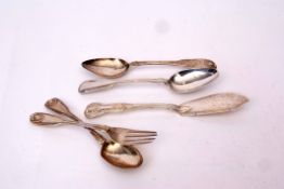Mixed Lot: Victorian Kings pattern fish knife, further christening spoon and fork, Fiddle & Thread