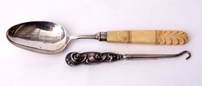 William IV ivory handled dessert spoon, the carved handle to a ribbed ferrule and plain polished