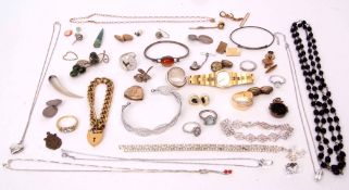 Mixed Lot: costume jewellery to include necklaces, bracelets etc