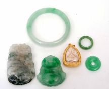 Mixed Lot: modern jade coloured jewellery to include bracelet, pendant, ring etc