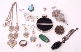 Mixed Lot: antique silver brooch, filigree floral spray brooch, modern 925 framed circular