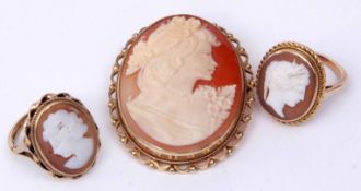 Mixed Lot: 9ct gold framed carved cameo brooch depicting a classical lady, together with a 9ct