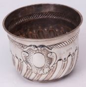 George V porringer cup, of flared circular form with rope twist border and vacant cartouche with