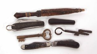 Mixed Lot: three various gardening knives, each of folding form together with a further pocket