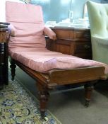 Late Victorian/early 20th century day bed or examination couch with adjustable back, raised on