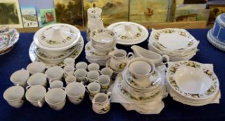 Extensive Royal Doulton dinner service and coffee service, decorated in so-called Miramont design,