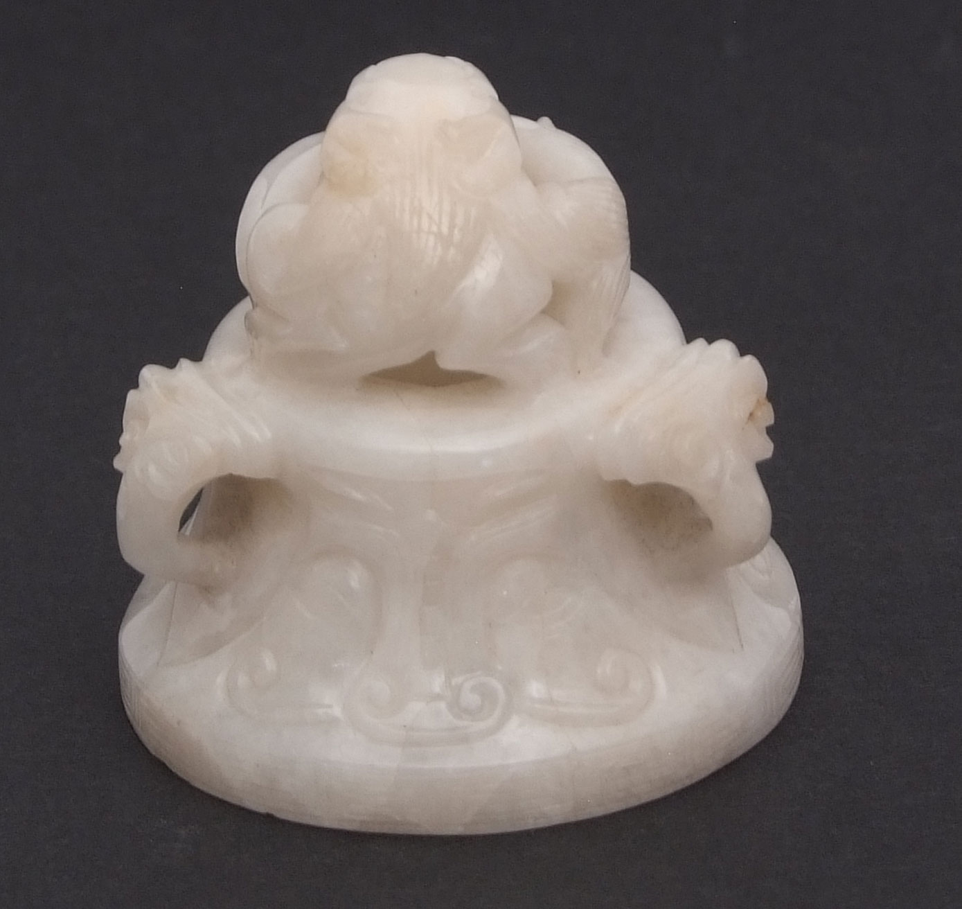 Chinese white jade tripod covered censer, the lid with reticulated dragon finial and three loop - Image 16 of 19