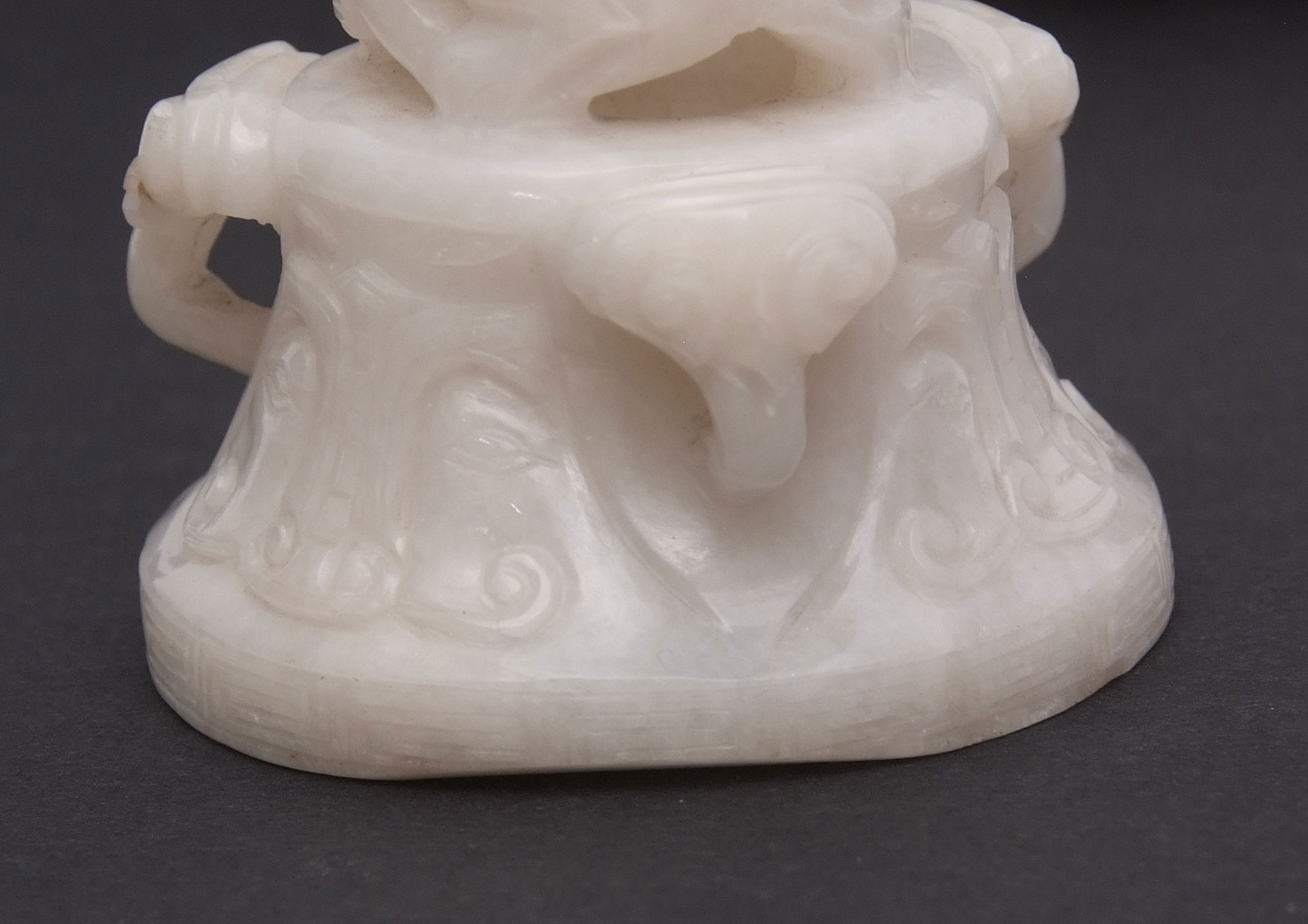 Chinese white jade tripod covered censer, the lid with reticulated dragon finial and three loop - Image 3 of 19