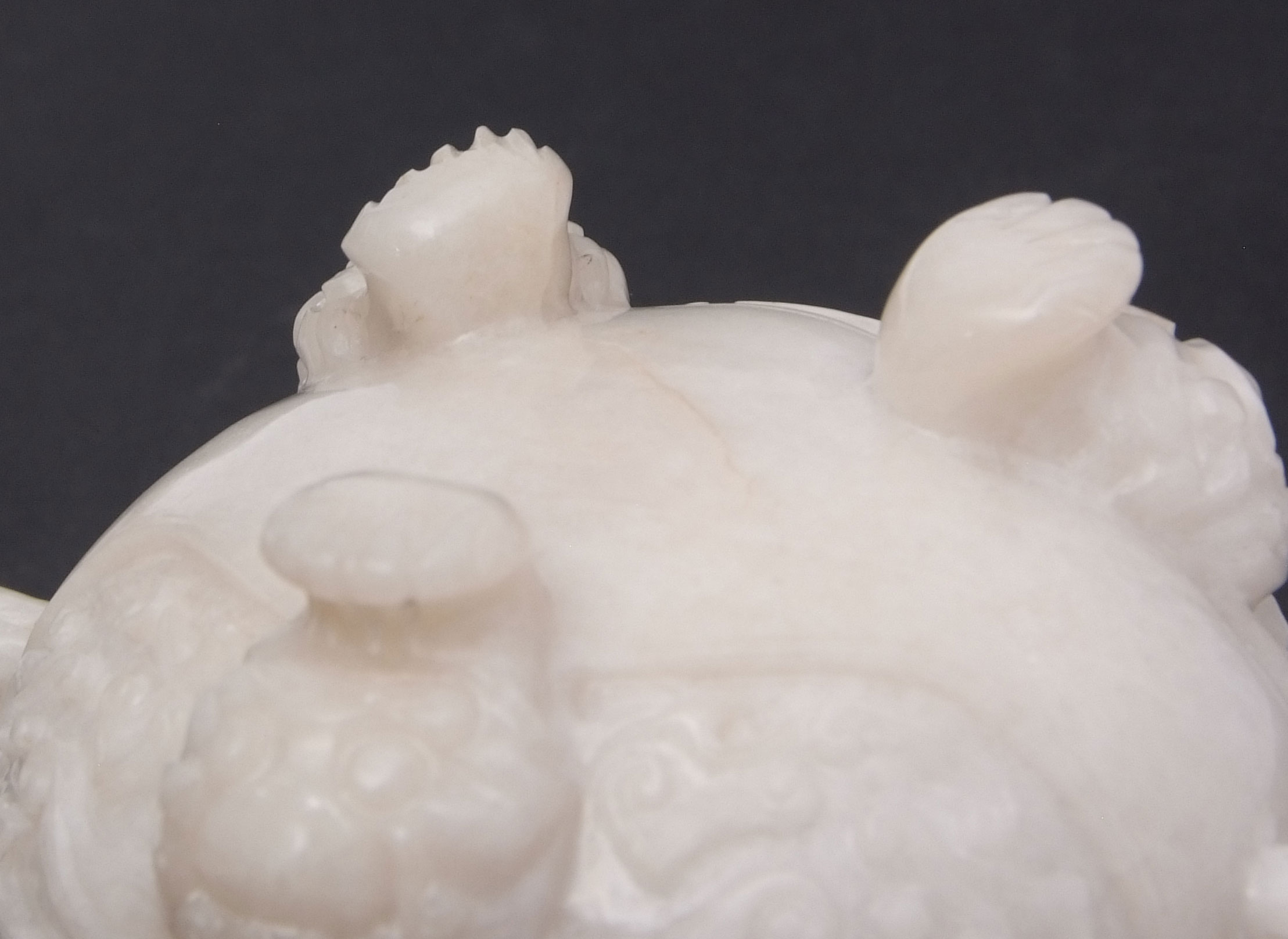 Chinese white jade tripod covered censer, the lid with reticulated dragon finial and three loop - Image 6 of 19