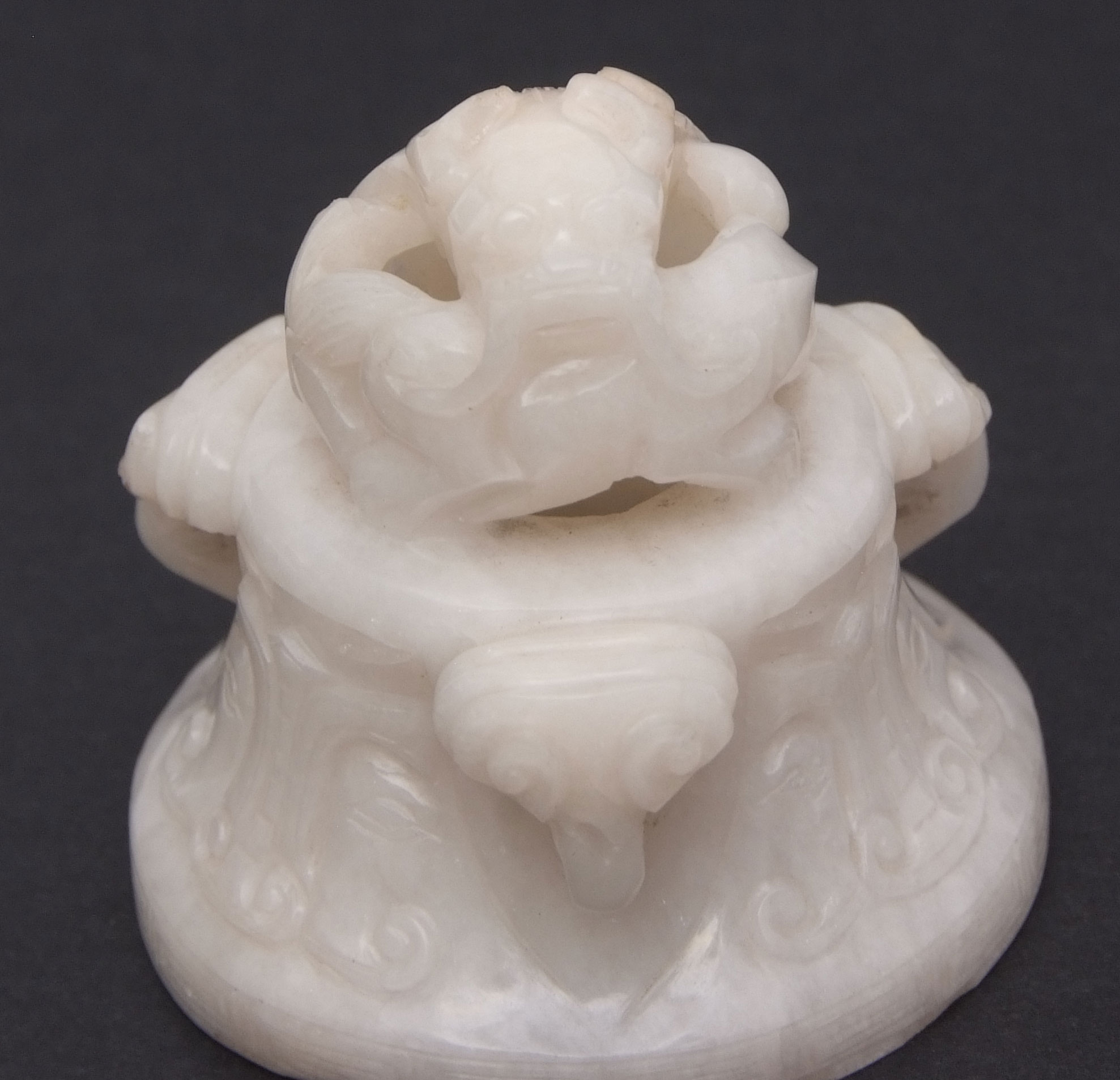 Chinese white jade tripod covered censer, the lid with reticulated dragon finial and three loop - Image 18 of 19