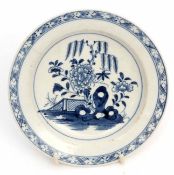 Lowestoft plate or stand decorated with a fence and root pattern within a cell diaper border, 13cm