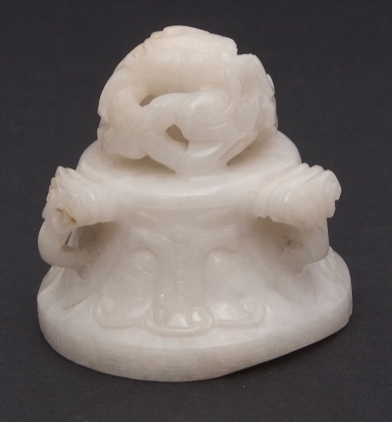 Chinese white jade tripod covered censer, the lid with reticulated dragon finial and three loop - Image 14 of 19