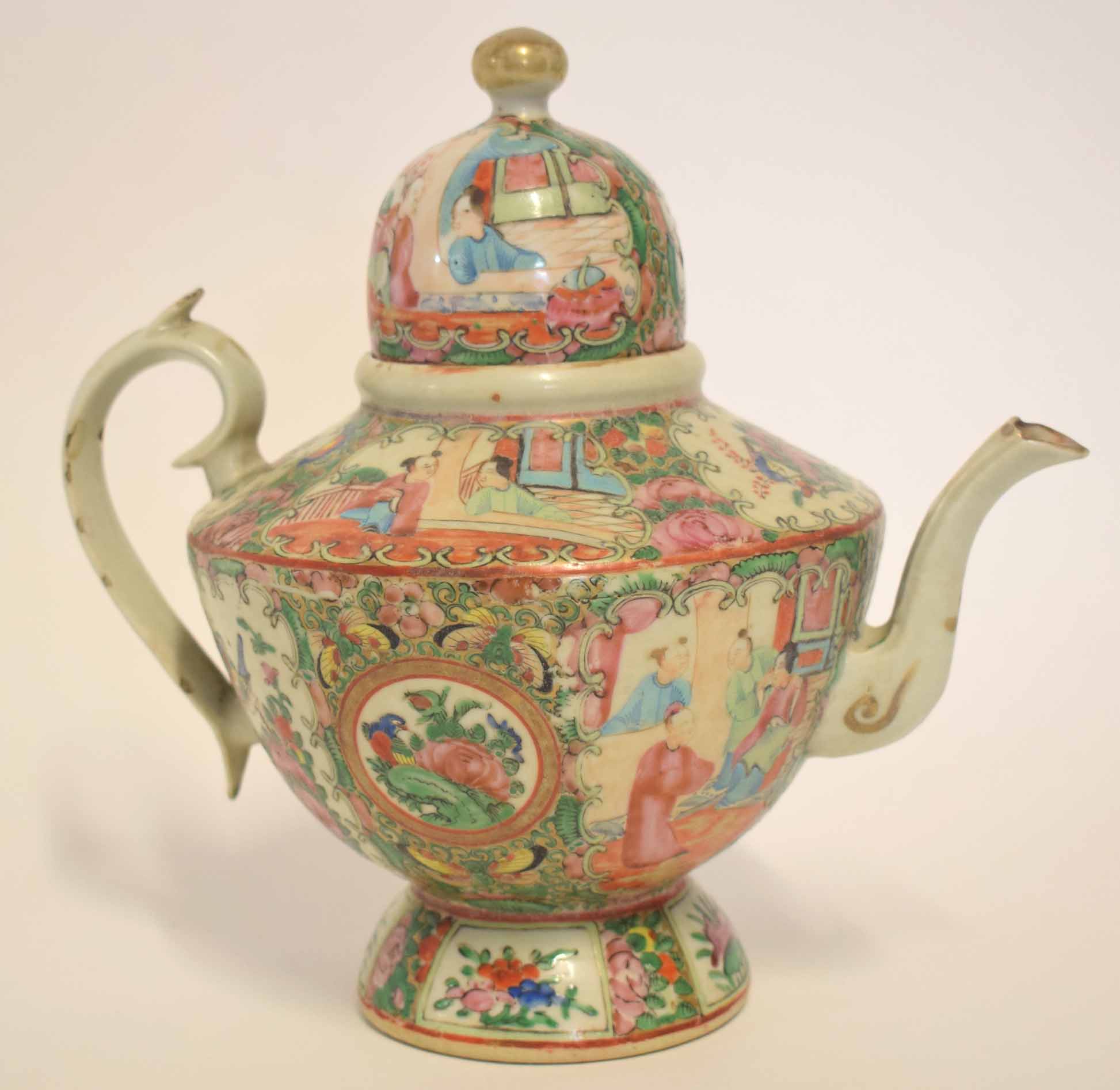 19th century Chinese porcelain Cantonese tea pot and cover, decorated in polychrome with Chinese