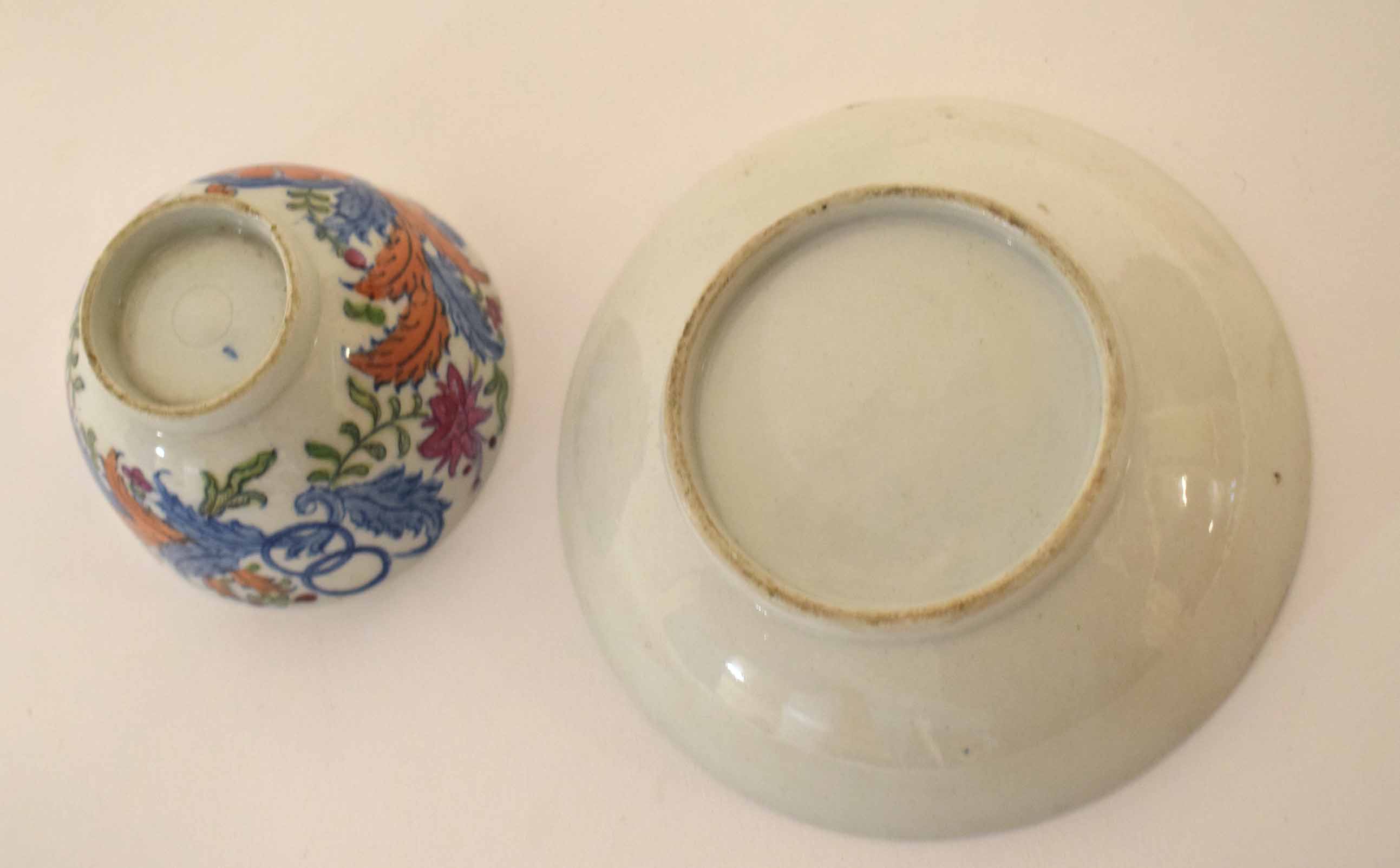Late 18th/early 19th century Staffordshire tea bowl and cover, probably Wedgwood, with a Chinese - Image 2 of 2