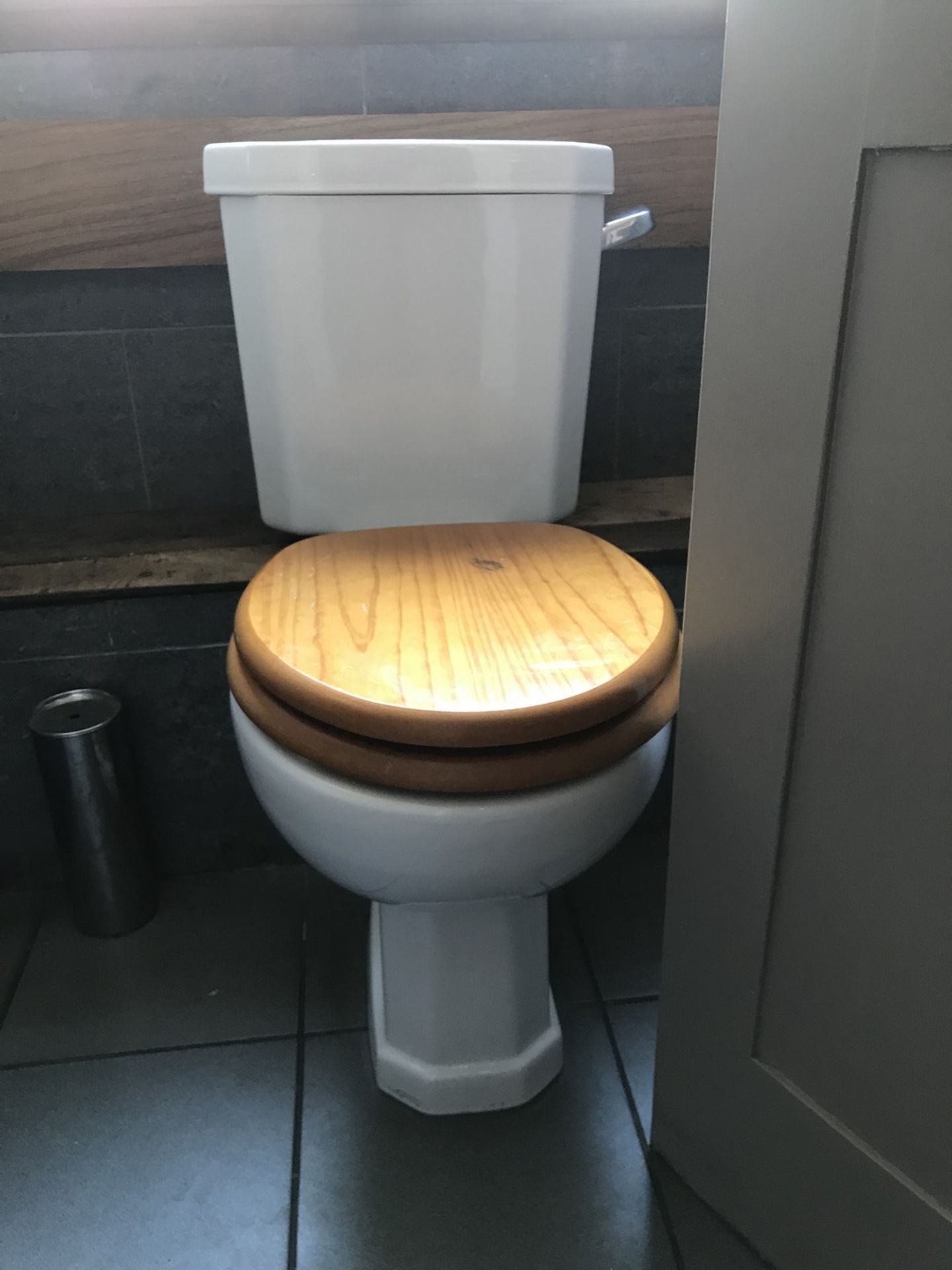 Close-coupled WC (Gents WC)