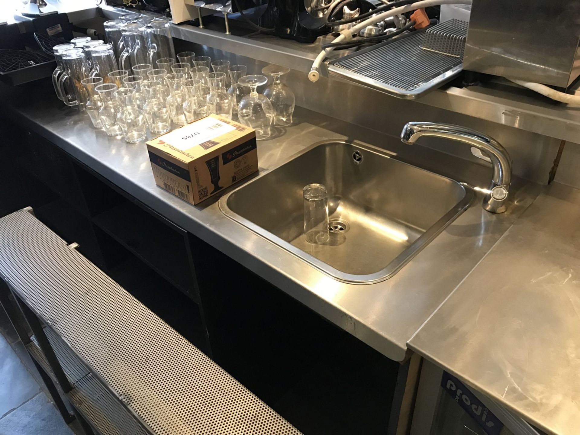 Single stainless steel Sink.