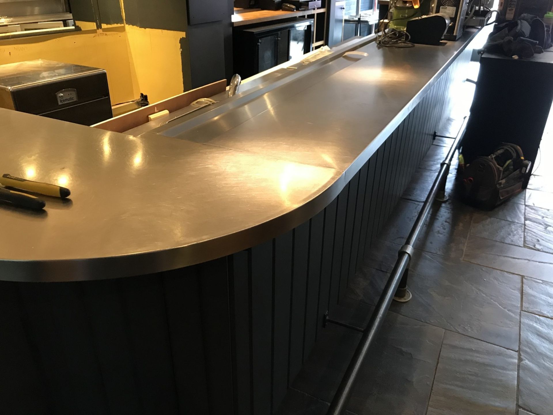 Stainless steel topped high quality wooden Bar, with swept corners to either end, size approx 5.2m - Image 4 of 5