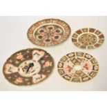 Group of Royal Crown Derby japan pattern porcelain comprising two plates and two smaller plates,