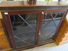 19TH CENTURY MAHOGANY ASTRAGAL GLAZED BOOKCASE WITH ADJUSTABLE SHELVES