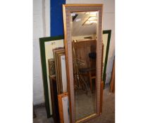 GROUP CONTAINING A GILT FRAMED RECTANGULAR MIRROR, ASSORTED PRINTS, FURTHER LEATHER FRAMED MIRROR