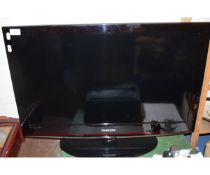 SAMSUNG FLAT SCREEN TV AND REMOTE LE32C450E1WWXXU